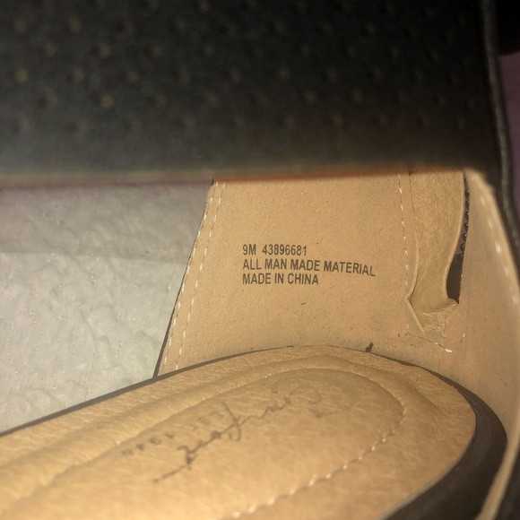 New Comfort 1946 criss-cross sandals. - Picture 7 of 8